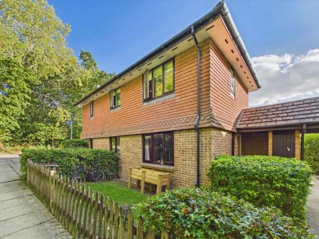 Maisonette for sale in Chavey Down, Newell Green