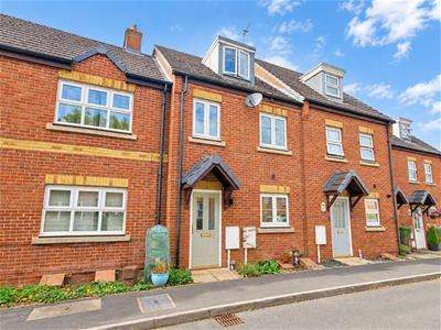 Maisonette for sale in Brixworth