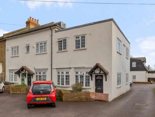 Maisonette for sale in Penge, Greater London