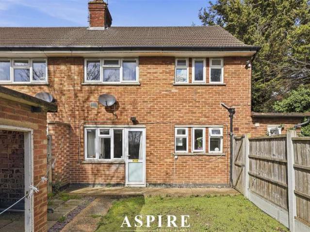 Maisonette for sale in Vange, Essex