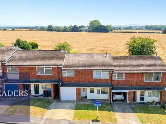Maisonette for sale in Chipping Hill, Essex