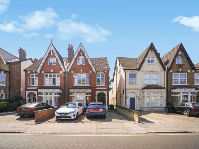Maisonette for sale in London Borough of Croydon, Addiscombe