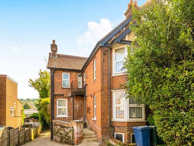 Maisonette for sale in Castlefield, Cressex