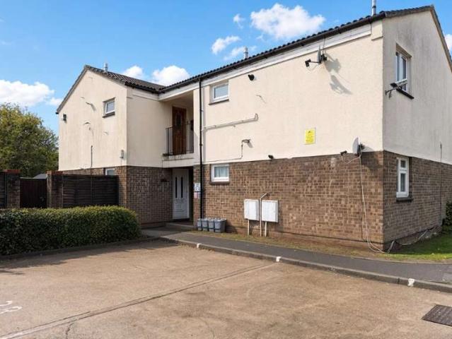 Maisonette for sale in Slough
