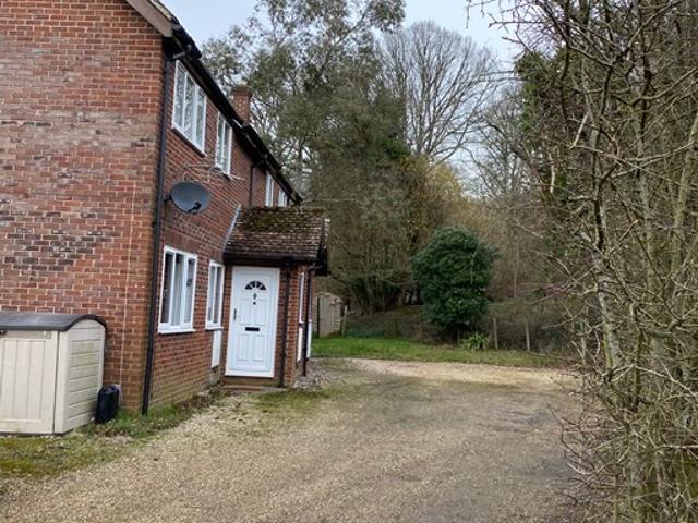 Apartment for rent in Shaw, West Berkshire