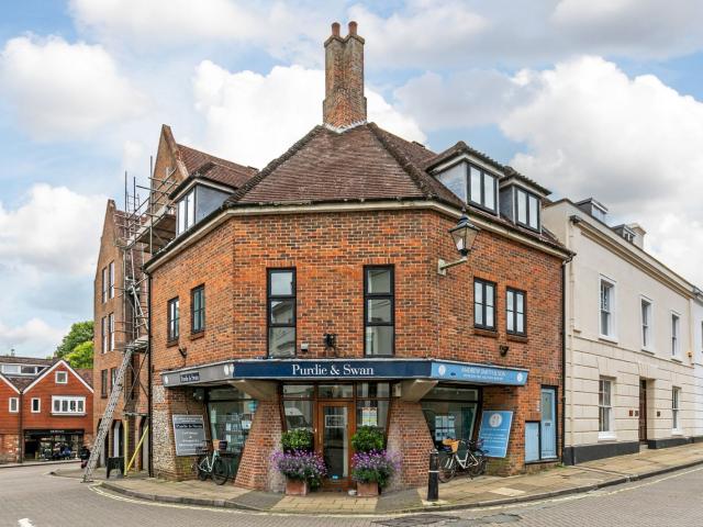 House for rent in The Close, Winchester