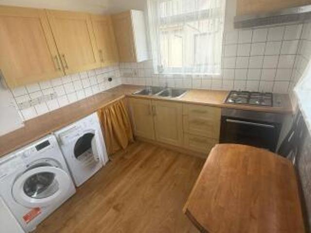 Maisonette for rent in Cat Hill