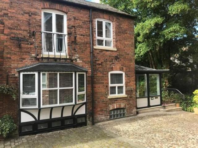 Maisonette for rent in Lymm, Warrington