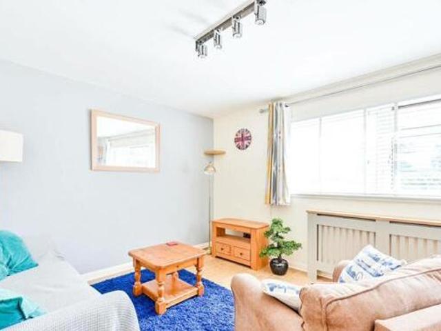 House for rent in Row Town, Surrey