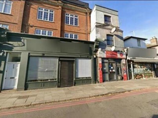 Maisonette for rent in Cat Hill