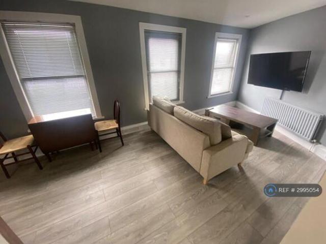 Maisonette for rent in Brompton, Gillingham