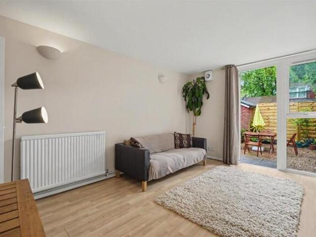 Maisonette for rent