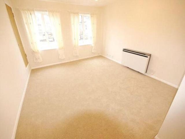 Maisonette for rent in North Watford, Hertfordshire