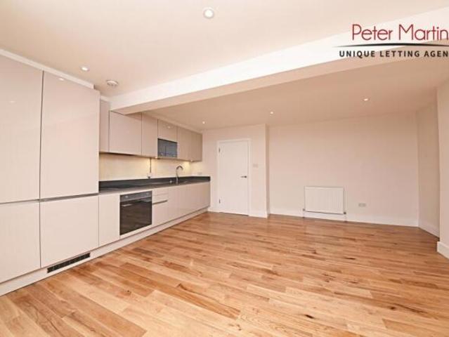 Maisonette for rent in London Borough of Barnet, Greater London