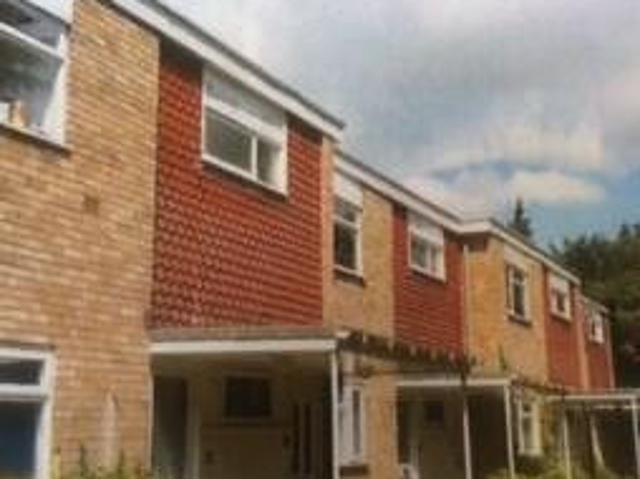 House for rent in Hatching Green, Five Acres