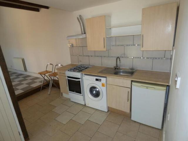 Maisonette for rent in Five Acres, Hertfordshire