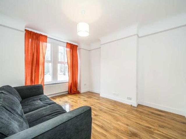 Property for rent in Tooting Graveney, Greater London