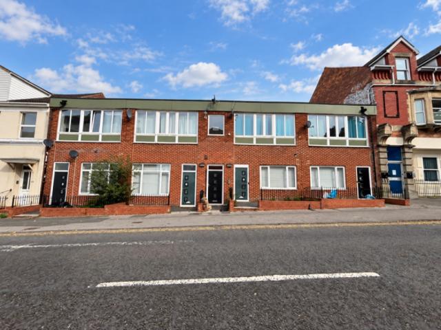 Maisonette for rent in Kingshill, Swindon