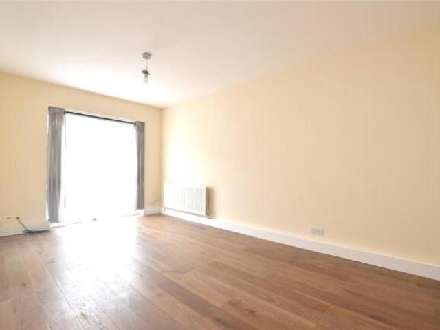 Maisonette for rent in Cat Hill