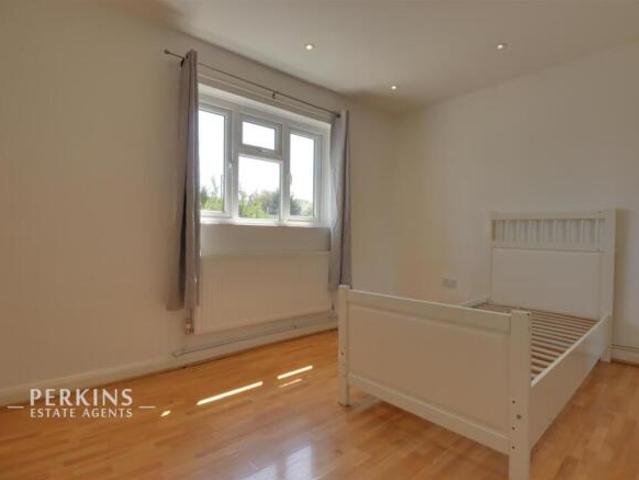 Maisonette for rent in Hale End, Greater London