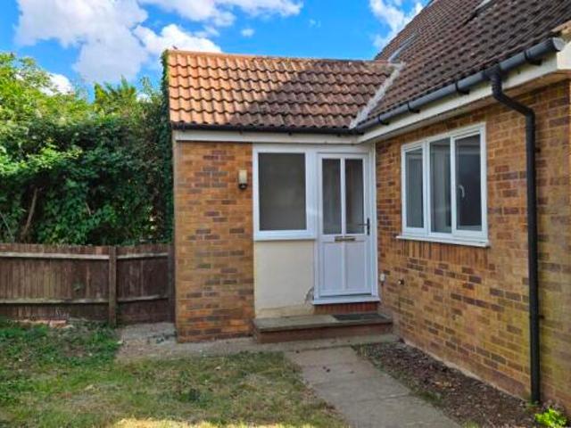 Maisonette for rent in Newport Pagnell