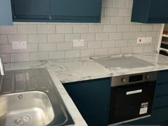 Maisonette for rent in Cat Hill