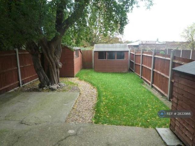 Maisonette for rent in Cat Hill