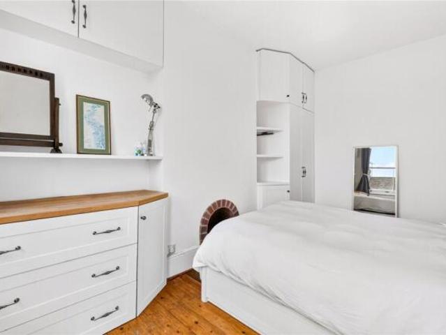 Maisonette for rent in Cat Hill
