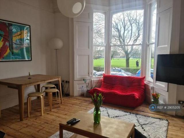 Maisonette for rent in Cat Hill