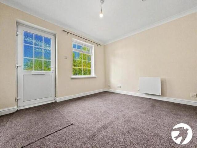 Maisonette for rent in Oad Street, Kent