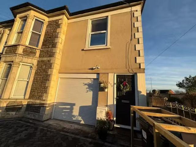 House for rent in Kingswood