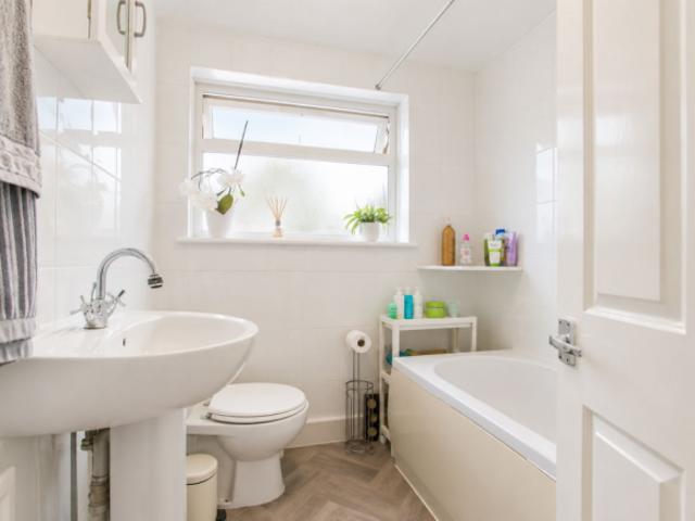Maisonette for rent in Carshalton, Greater London