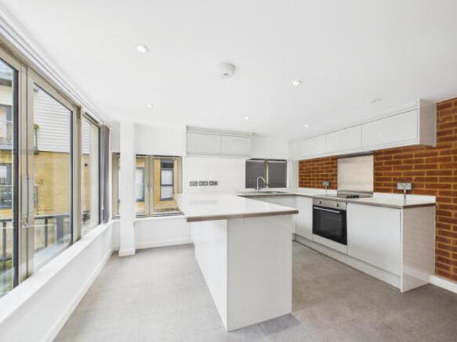 Maisonette for rent in St. Mildred's, The Bridge