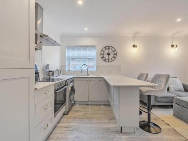 Maisonette for rent