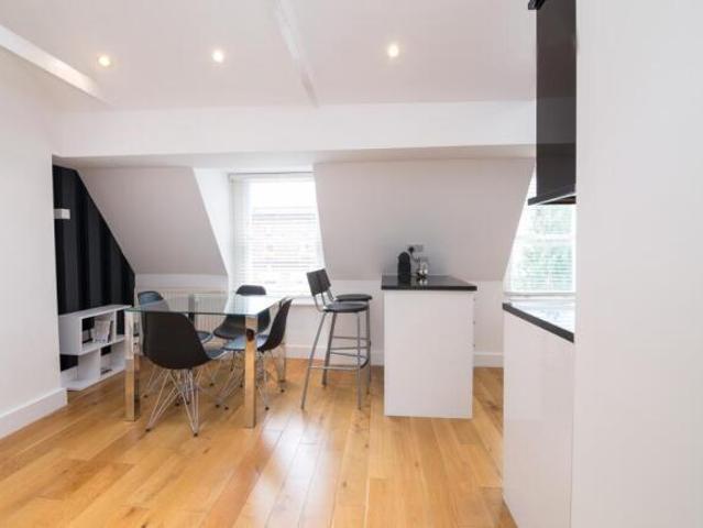 Maisonette for rent in Cat Hill