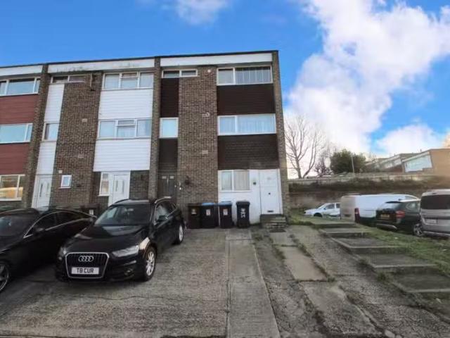 House for rent in Pouchen End, Hertfordshire
