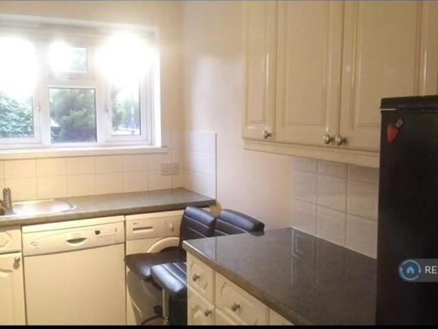 Maisonette for rent in Cat Hill