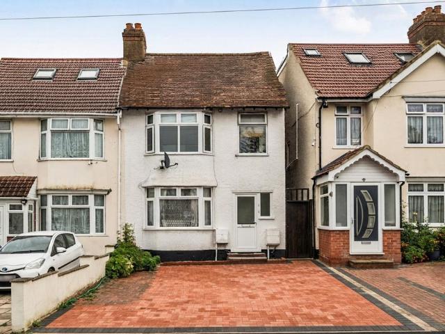 Flat for sale in London Borough of Harrow, Greater London