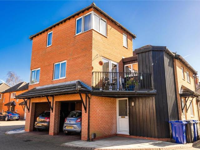 Flat for sale in Holme Hill, Grimsby
