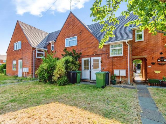 Flat for sale in Hampshire