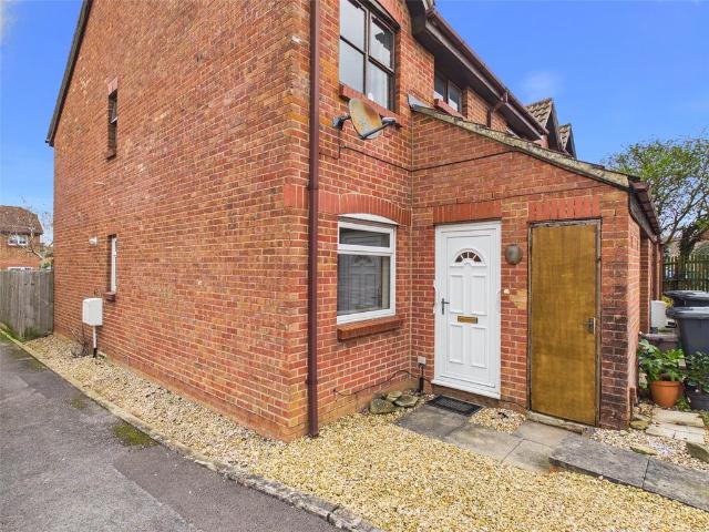 Flat for sale in Gloucester, Gloucestershire