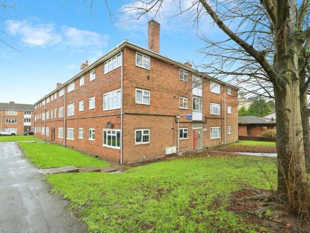 Flat for sale in Freezeland, Bilston
