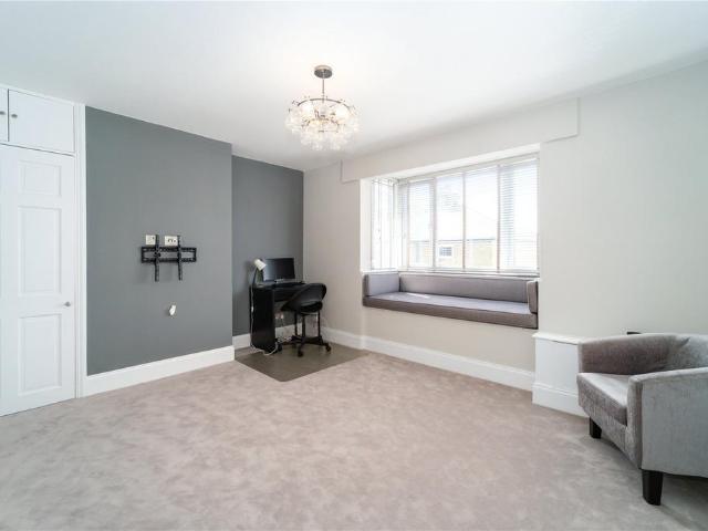 Flat for sale in New Town, Eton