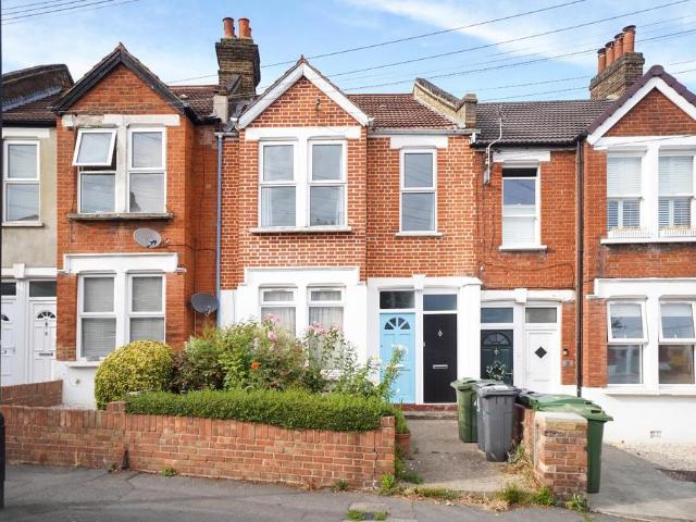 Flat for sale in West Norwood, Greater London
