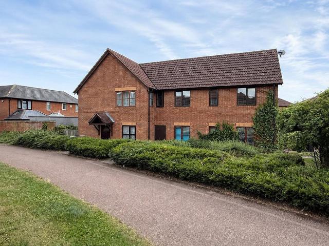 Flat for sale in Fenny Stratford, Milton Keynes
