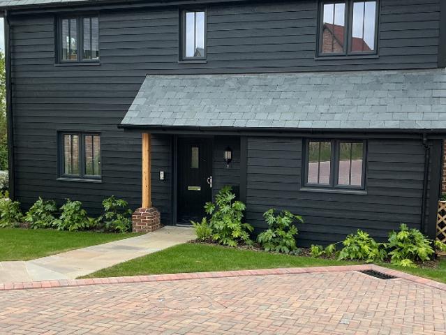 Flat for sale in Arundel, Clapham