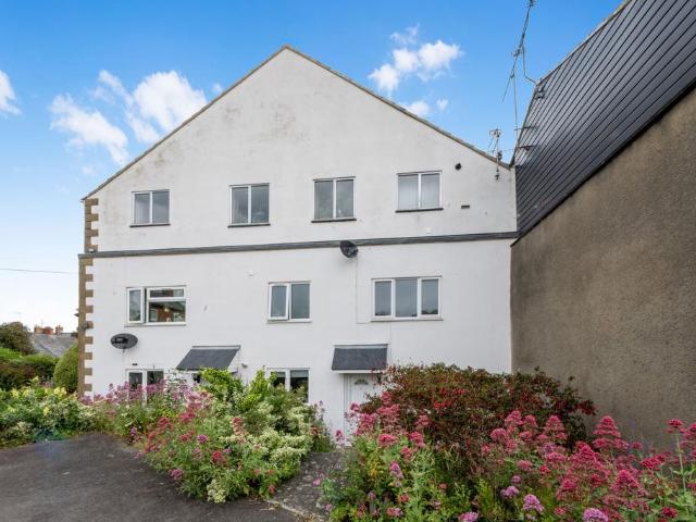 Flat for sale in Broadshard, Somerset