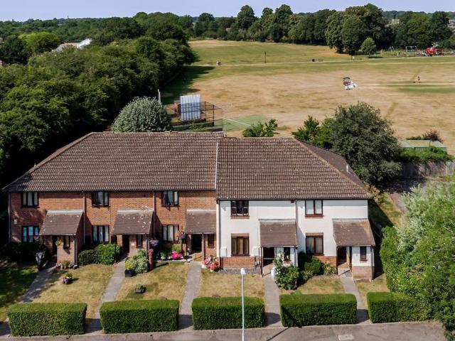 Flat for sale in Frogmore, Five Acres