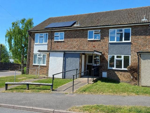 Flat for sale in Kings Hill, Colliers End