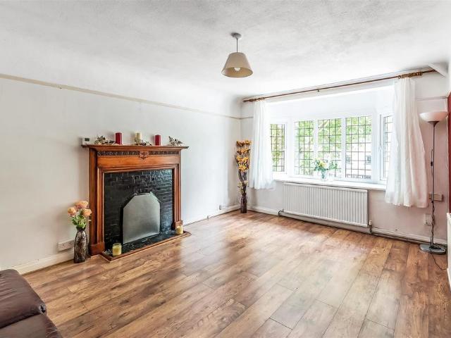 Flat for sale in The Wrythe, Greater London